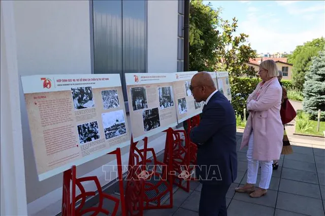 Việt Nam tổ chức triển lãm ảnh về Hiệp định Geneve 1954 tại Thụy Sĩ - Ảnh 2.