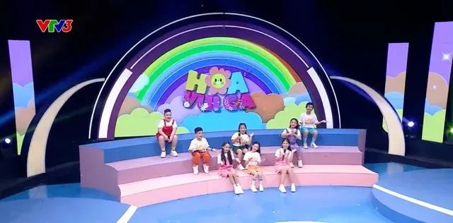 Hoa vui ca (Singing Flowers): Young Stars Showcase Their Talents on Stage - Ảnh 2.