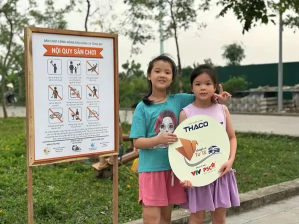 The June Kindness Bus: Bringing Summer Playgrounds to Suburban Children in Hanoi - Ảnh 4.