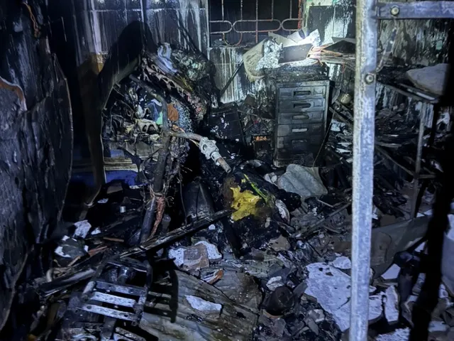 Cháy nhà khiến 3 người chết ở Bắc Giang: Lửa bùng phát từ nơi để xe đạp điện - Ảnh 1.