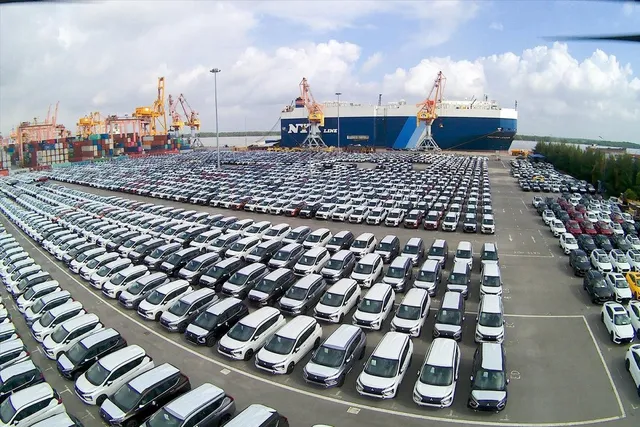 Cục Hải quan TP. Hồ Chí Minh: Thuế thu từ mặt hàng ô tô nguyên chiếc giảm 6.000 tỷ đồng - Ảnh 2.