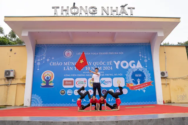 2 nghìn người đồng diễn chào mừng ngày Quốc tế Yoga 2024   - Ảnh 1.