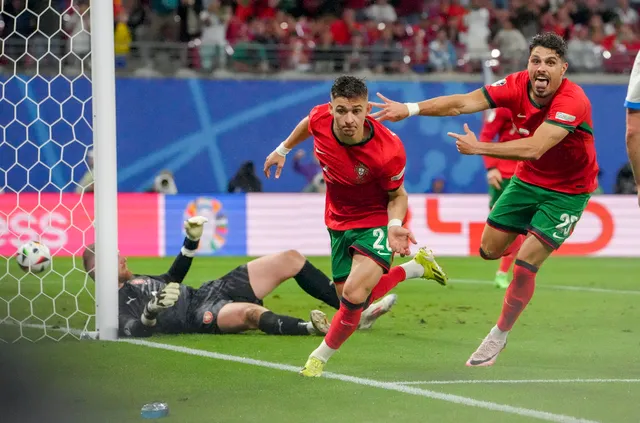 Bồ Đào Nha cần bớt ỷ lại vào Cristiano Ronaldo nếu muốn vô địch Euro 2024 - Ảnh 3.