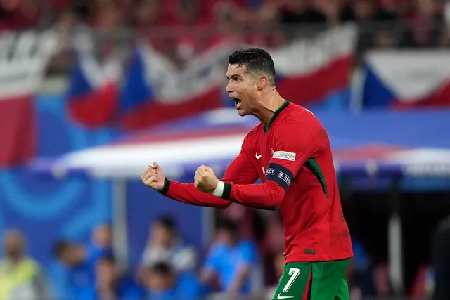 Bồ Đào Nha cần bớt ỷ lại vào Cristiano Ronaldo nếu muốn vô địch Euro 2024 - Ảnh 1.