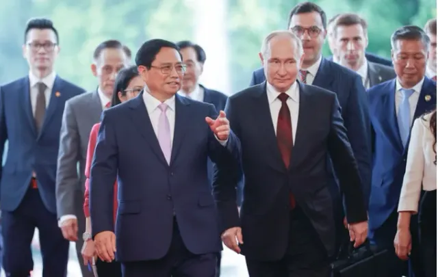 Thủ tướng Phạm Minh Chính hội kiến Tổng thống Nga Vladimir Putin - Ảnh 2.