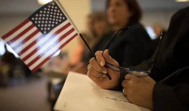 Cơ hội mới trở thành công dân Mỹ cho người nhập cư  - Ảnh 1.