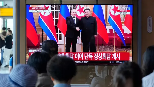 Hàn Quốc triệu tập Đại sứ Nga để phản đối hiệp ước giữa Moscow và Bình Nhưỡng - Ảnh 1.