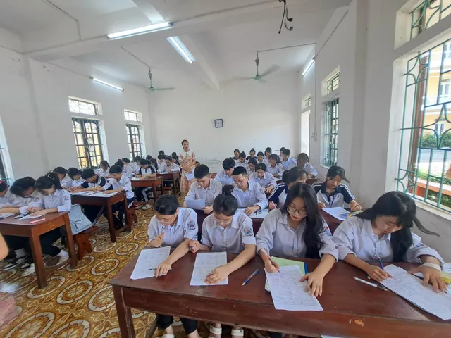 Nam Định chuẩn bị cho Kỳ thi tốt nghiệp THPT năm 2024 - Ảnh 1.