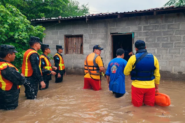 Ít nhất 30 người tử vong vì mưa bão nghiêm trọng ở các nước Trung Mỹ - Ảnh 2.