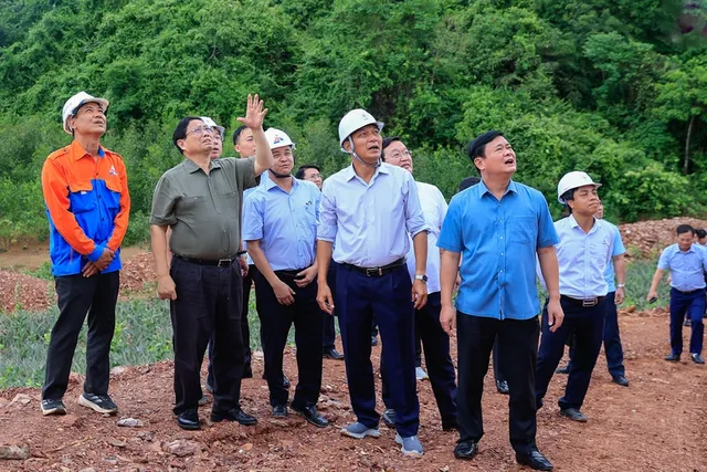 Thủ tướng Phạm Minh Chính: Mở đợt thi đua nước rút hoàn thành xây dựng đường dây 500kV mạch 3 - Ảnh 2.