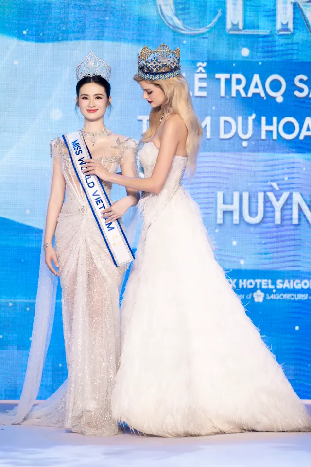 Hoa hậu Ý Nhi đại diện Việt Nam tham dự Miss World lần thứ 72 - Ảnh 1.