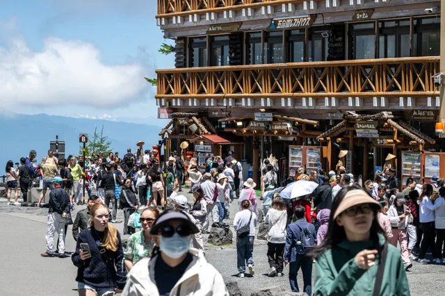 Nhật Bản đẩy mạnh triển khai áp dụng thuế lưu trú đối với khách du lịch - Ảnh 1.