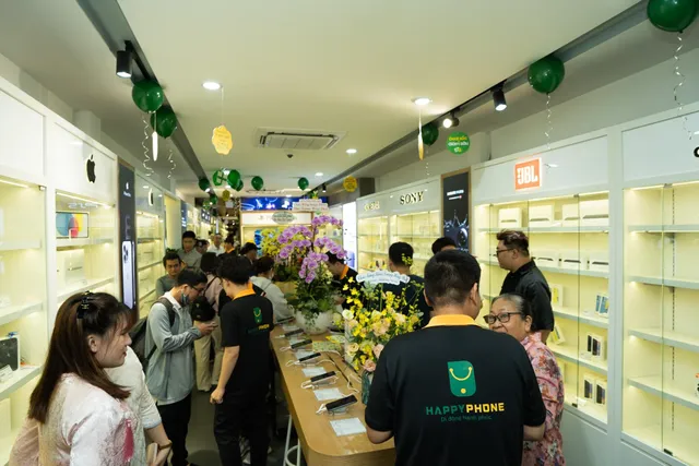Happy Phone ra mắt cửa hàng đầu tiên tại Quận 10 Thành phố Hồ Chí Minh - Ảnh 3.