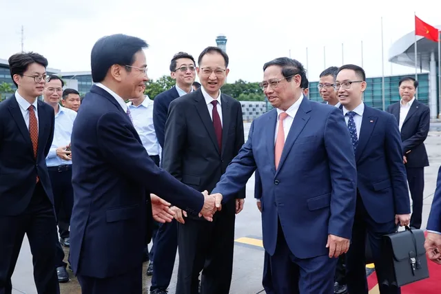 Thủ tướng Phạm Minh Chính lên đường dự Hội nghị của WEF và làm việc ở Trung Quốc - Ảnh 1.