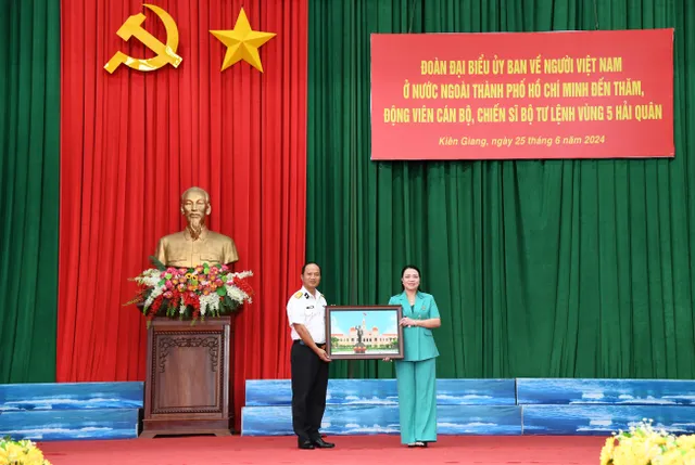 Đoàn đại biểu Ủy ban về người Việt Nam ở nước ngoài TP. Hồ Chí Minh sẽ đẩy mạnh các hoạt động hướng về biển, đảo quê hương - Ảnh 4.
