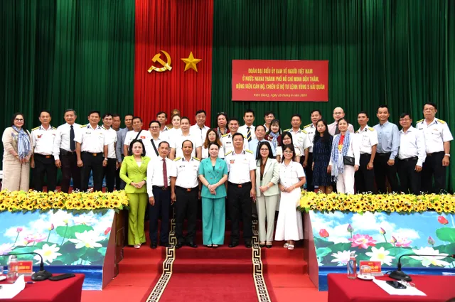 Đoàn đại biểu Ủy ban về người Việt Nam ở nước ngoài TP. Hồ Chí Minh sẽ đẩy mạnh các hoạt động hướng về biển, đảo quê hương - Ảnh 6.