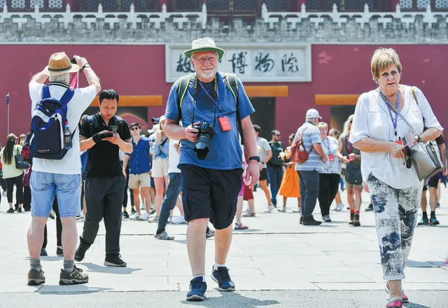 Trung Quốc đẩy mạnh hút khách quốc tế bằng việc mở rộng chính sách miễn thị thực - Ảnh 1.