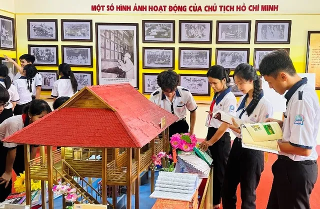 Cà Mau nhân rộng mô hình đưa Không gian văn hoá Hồ Chí Minh đến trường học - Ảnh 1.