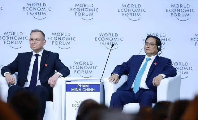 Thủ tướng nêu 5 giải pháp hợp tác hướng đến tăng trưởng kinh tế tại WEF Đại Liên 2024 - Ảnh 1.