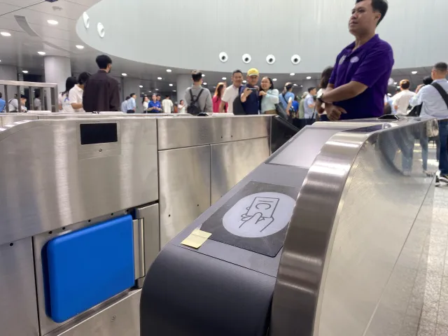 Phát hành khoảng 600.000 thẻ đi metro số 1 TP Hồ Chí Minh - Ảnh 1.