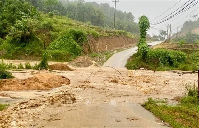 Mưa lớn kéo dài gây nhiều thiệt hại về tài sản và hoa màu ở Yên Bái - Ảnh 1.