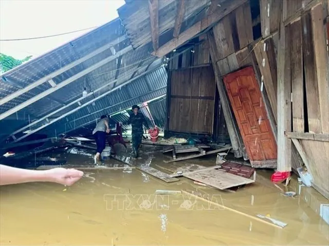 Mưa lớn kéo dài gây nhiều thiệt hại về tài sản và hoa màu ở Yên Bái - Ảnh 2.