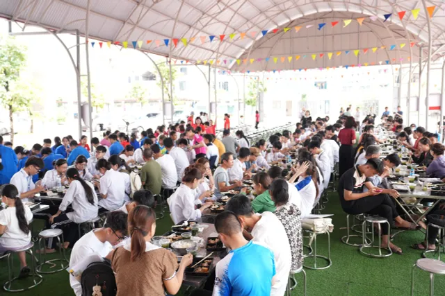 Hà Nội: Hàng nghìn suất ăn yêu thương” tiếp sức cho thí sinh tại huyện Ứng Hòa - Ảnh 2.