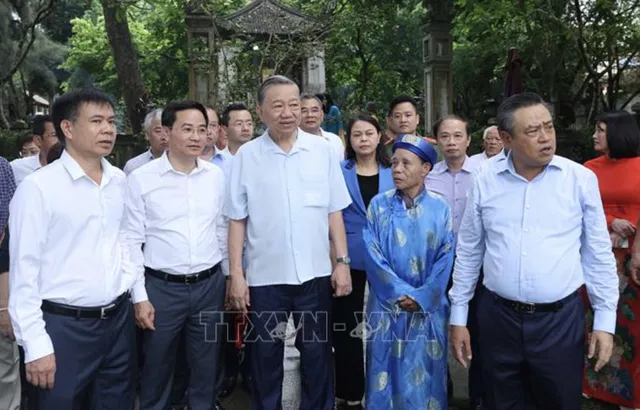 Chủ tịch nước Tô Lâm thăm nhân dân làng cổ Đường Lâm - Ảnh 2.