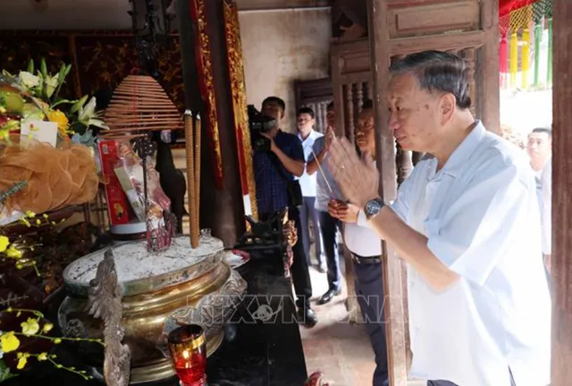 Chủ tịch nước Tô Lâm thăm nhân dân làng cổ Đường Lâm - Ảnh 4.