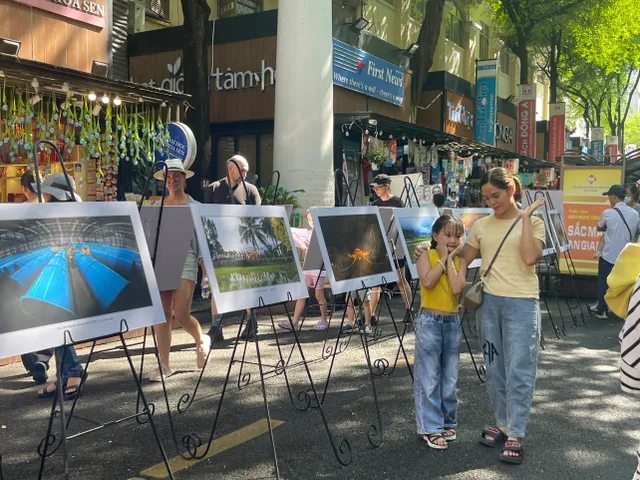 Người dân TP Hồ Chí Minh và du khách thưởng lãm 100 bức ảnh đặc sắc về An Giang - Ảnh 1.
