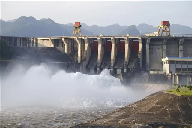 13h ngày 28/6, đóng 1 cửa xả đáy hồ thủy điện Tuyên Quang - Ảnh 1.