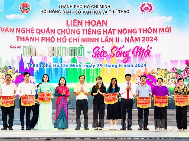 TP Hồ Chí Minh khai mạc Liên hoan văn nghệ quần chúng Tiếng hát nông thôn mới - Ảnh 1.