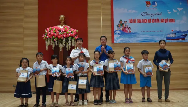 Tuổi trẻ Thừa Thiên Huế hoàn thành hành trình với Biển đảo quê hương - Ảnh 3.