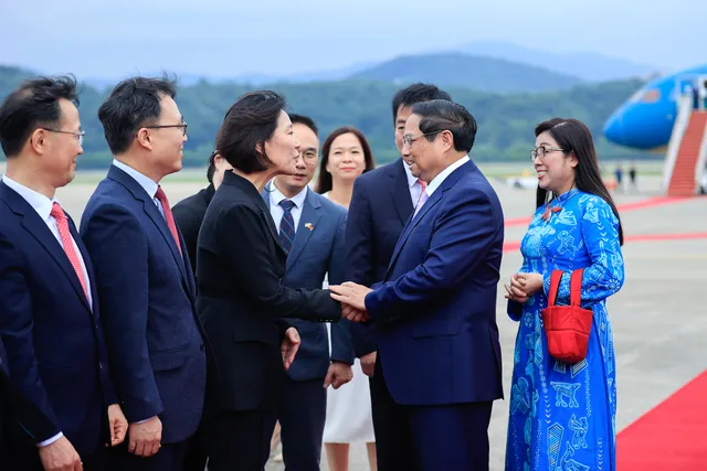 Thủ tướng Phạm Minh Chính tới Seoul, bắt đầu chuyến thăm chính thức Hàn Quốc - Ảnh 6.