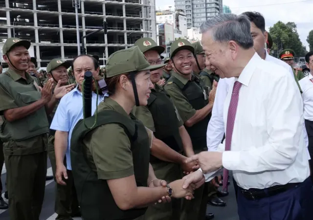 Chủ tịch nước dự Lễ ra mắt Lực lượng tham gia bảo vệ ANTT ở cơ sở tại TP Hồ Chí Minh - Ảnh 5.
