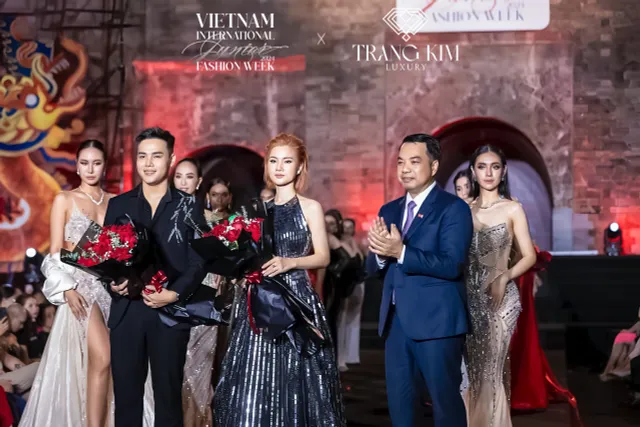 Xu hướng trang sức kim cương mới nhất được giới thiệu tại Vietnam International Junior Fashion Week 2024 - Ảnh 5.