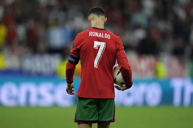Kịch tính đá phạt đền: Ronaldo giúp Bồ Đào Nha vượt qua Slovenia tại Euro 2024 - Ảnh 1.