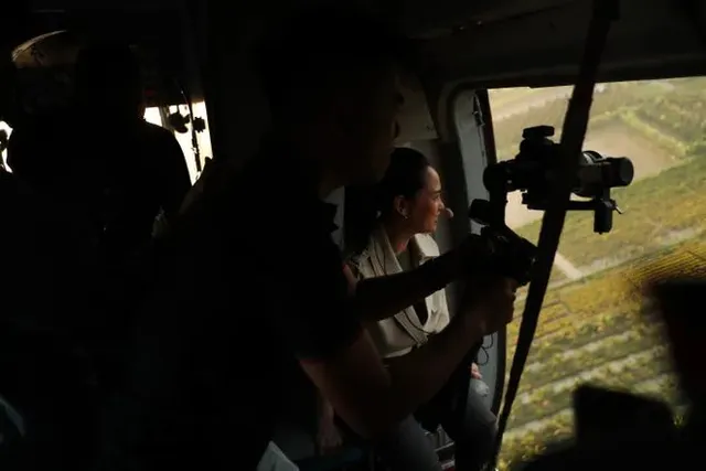 Captivating Aerial Footage from  Warriors on the Frontlines of Journalism - Ảnh 13.