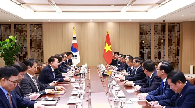 Thủ tướng Phạm Minh Chính hội kiến Tổng thống Hàn Quốc Yoon Suk Yeol - Ảnh 2.