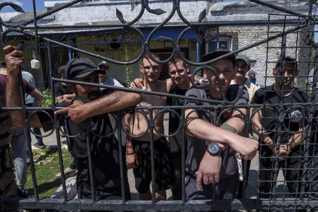 Nỗi lòng của những tù nhân Ukraine mong muốn được ân xá để nhập ngũ - Ảnh 2.