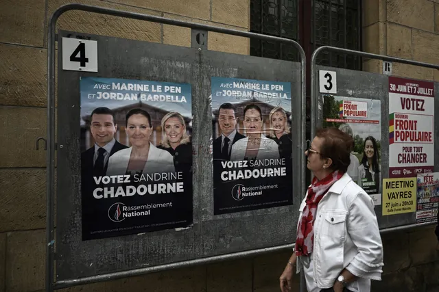 Hàng trăm ứng cử viên rút lui khỏi cuộc bầu cử Quốc hội Pháp vòng 2 nhằm đánh bại phe cực hữu - Ảnh 1.