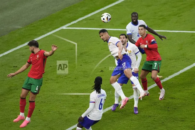 Pháp đụng độ với Tây Ban Nha tại bán kết, nhưng vấn đề của Mbappé và Griezmann vẫn còn tồn tại - Ảnh 1.