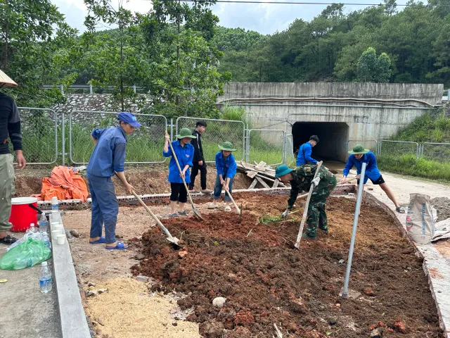 Thành phố Hạ Long khánh thành con đường ý Đảng, lòng dân, sức thanh niên - Ảnh 8.