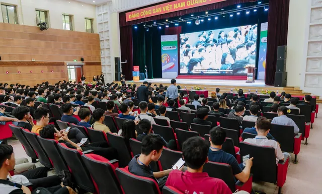 Google I/O Extended Hanoi 2024: Hơn 500 lập trình viên cập nhật công nghệ mới và kết nối cộng đồng - Ảnh 1.