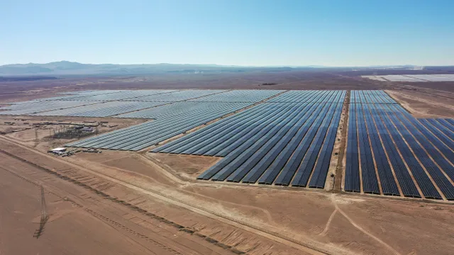 Nhà máy điện Mặt Trời khổng lồ trên sa mạc- Ảnh 3.