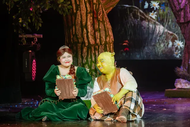 Nhạc kịch Shrek sẵn sàng trước giờ công diễn tới khán giả Việt - Ảnh 2.