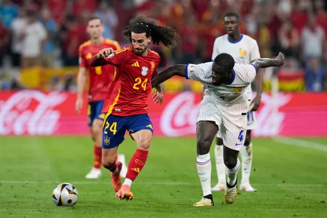 Cucurella hứa nhuộm tóc đỏ nếu Tây Ban Nha vô địch Euro 2024 - Ảnh 2.