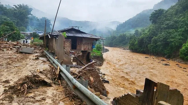 Nguy cơ rất cao lũ quét, sạt lở đất tại Hòa Bình, Thanh Hóa, Nghệ An - Ảnh 1.