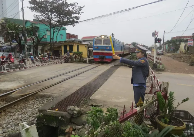 Ngăn chặn ném đá lên tàu: Cần sự vào cuộc quyết liệt của chính quyền địa phương - Ảnh 1.