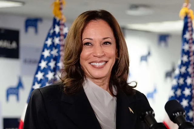 Bà Kamala Harris nhận đủ ủng hộ làm ứng cử viên đảng Dân chủ - Ảnh 1.